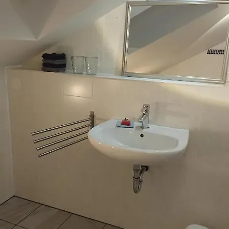 Kleine Auszeit Eifel Mit Dachterrasse דירה